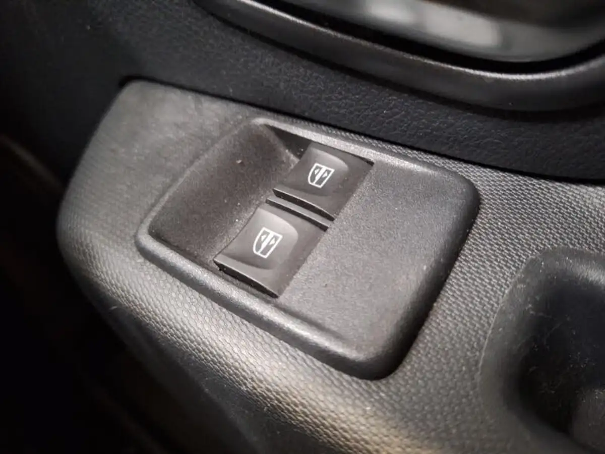 2020-dacia-sandero-stepway-09-tce-essential-big-15
