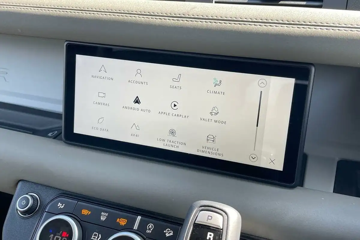 2022-land-rover-110-defender-30-d250-xs-edition-big-43