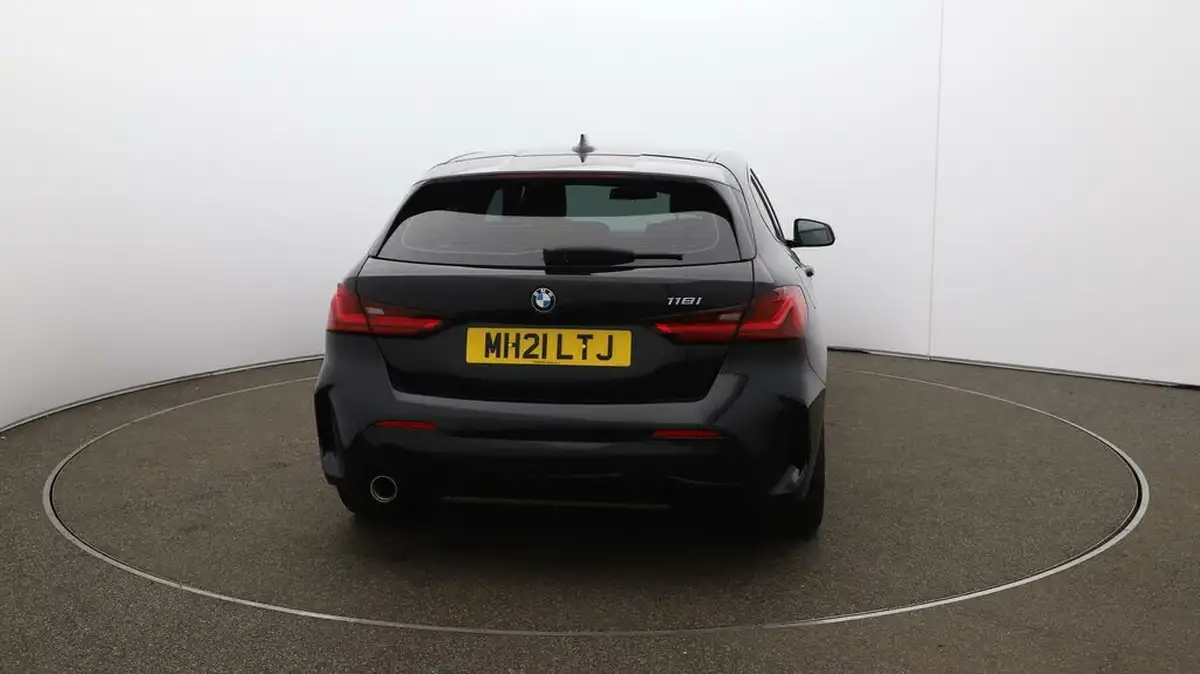 2021-bmw-1-series-15-118i-m-sport-lcp-dct-big-6