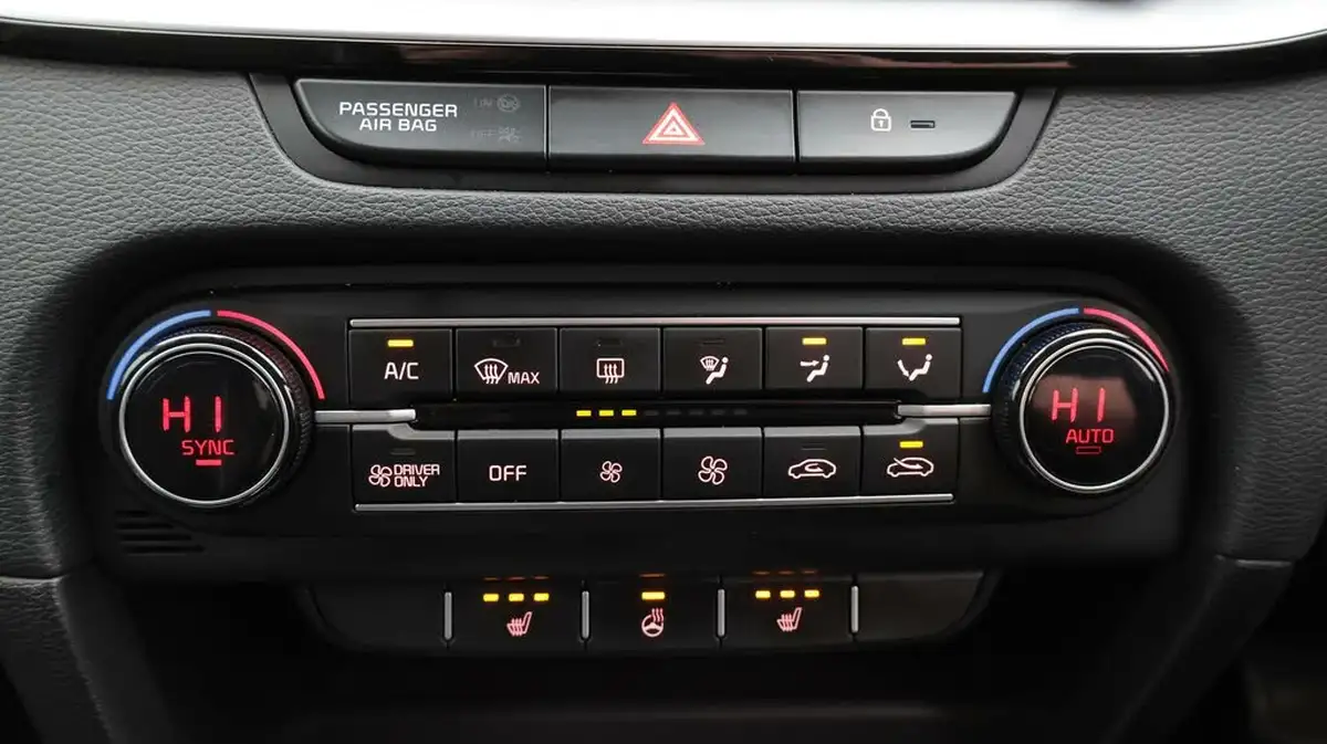 2022-kia-xceed-16-gdi-3-big-12