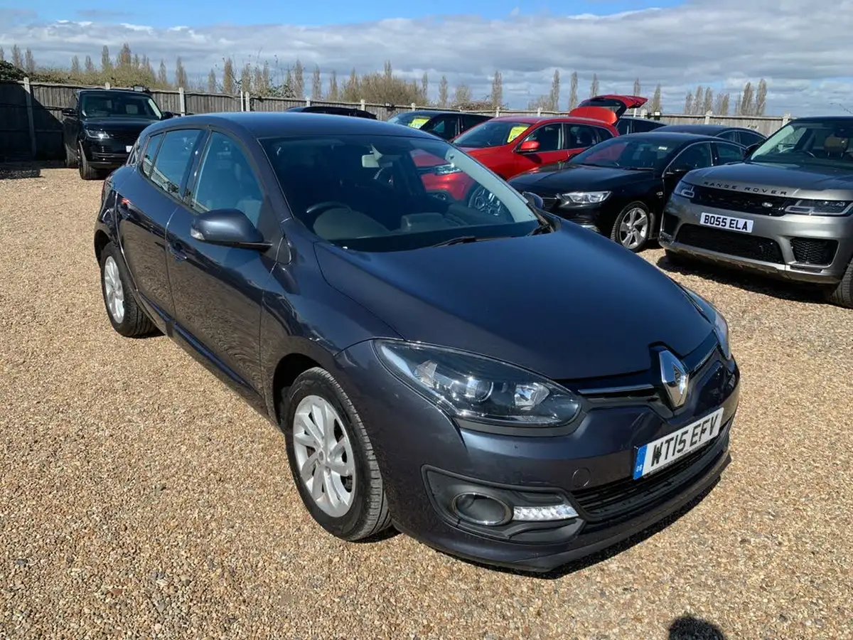 2015-renault-megane-15dci-dynamique-nav-energy-ss-hatchback-5d-big-0