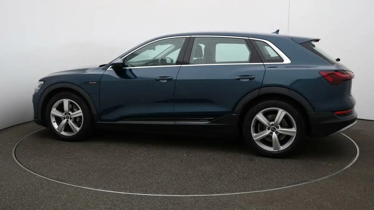2021-audi-e-tron-50e-technik-station-wagon-big-51