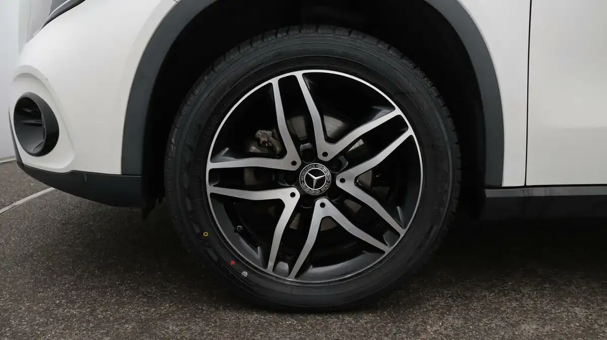 2019-mercedes-benz-gla-class-16-gla-180-urban-edition-ss-7g-dct-big-18
