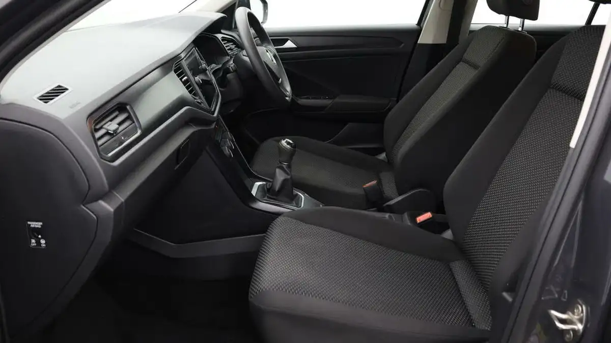 2021-volkswagen-t-roc-10-tsi-s-110ps-big-13