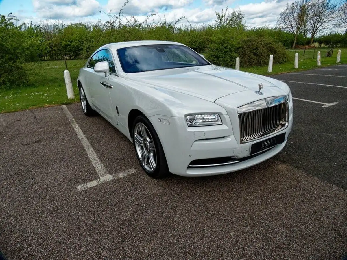 2016-rolls-royce-wraith-66-big-24