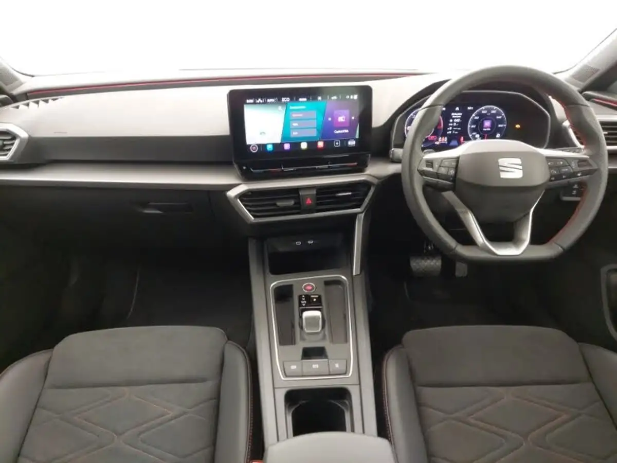 2024-seat-leon-14-e-hybrid-fr-sport-hatchback-big-2
