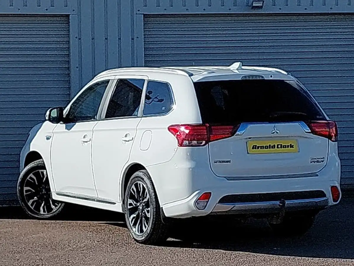 2018-mitsubishi-outlander-20-4h-phev-big-1