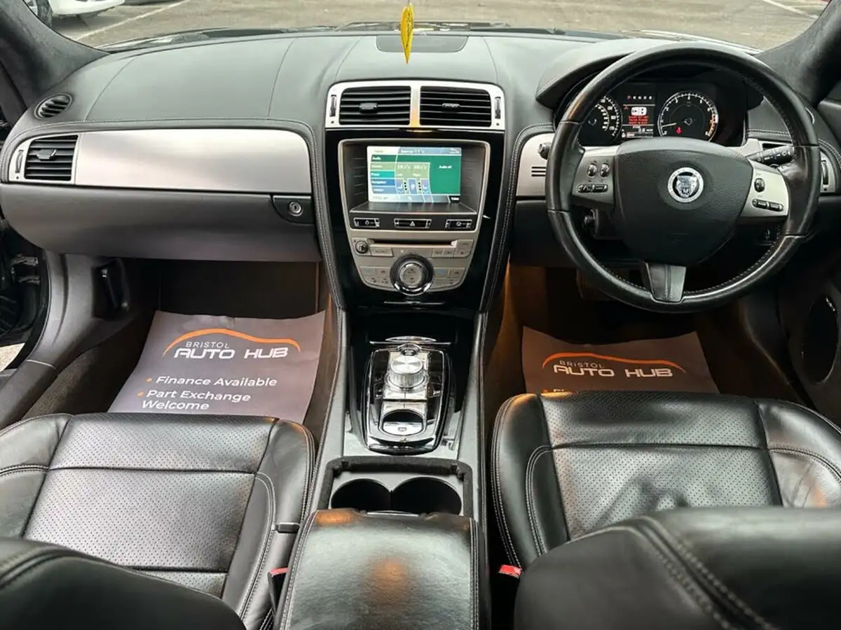 2010-jaguar-xk-50-portfolio-coupe-big-10