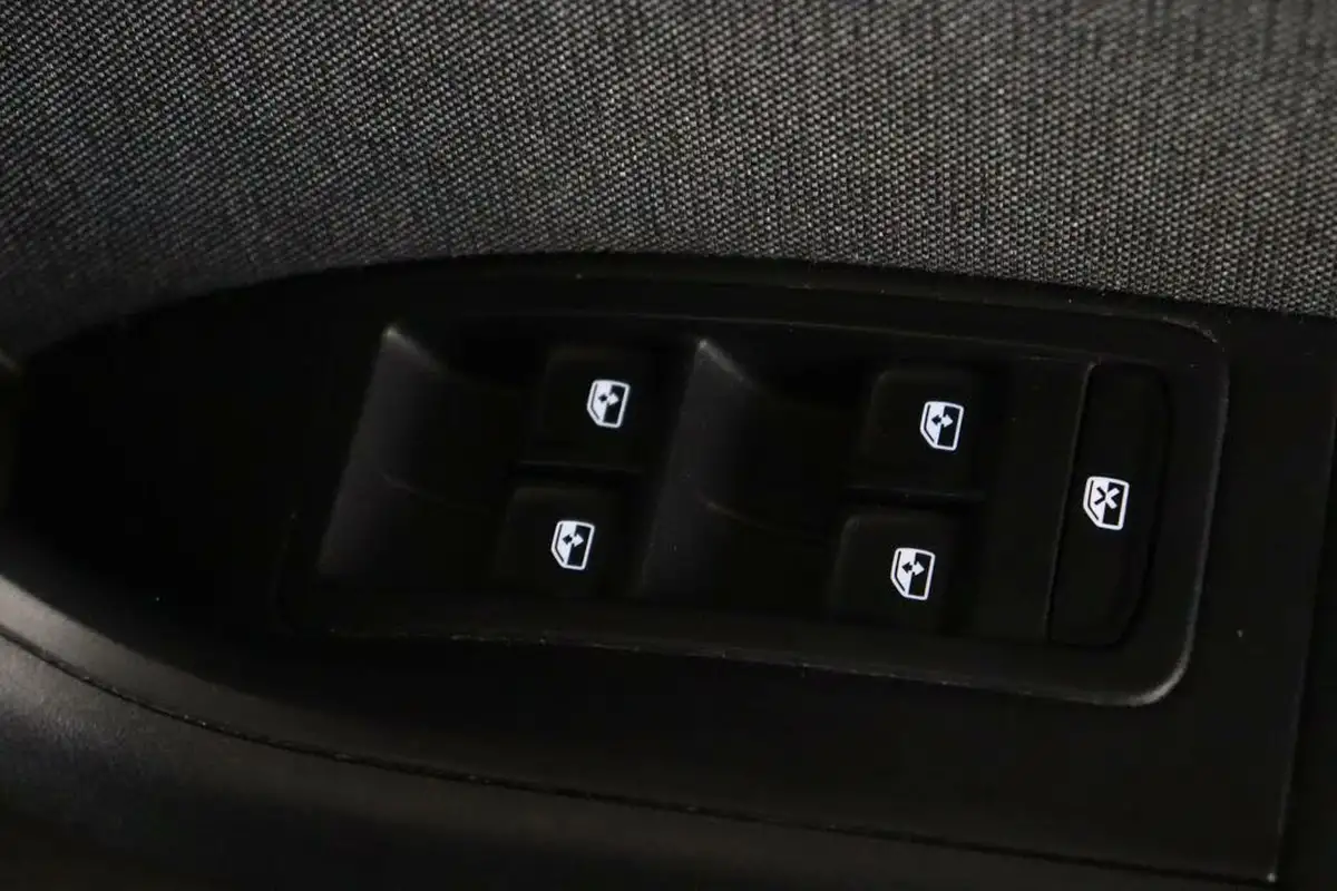 2023-seat-ateca-15-ecotsi-se-technology-dsg-big-17