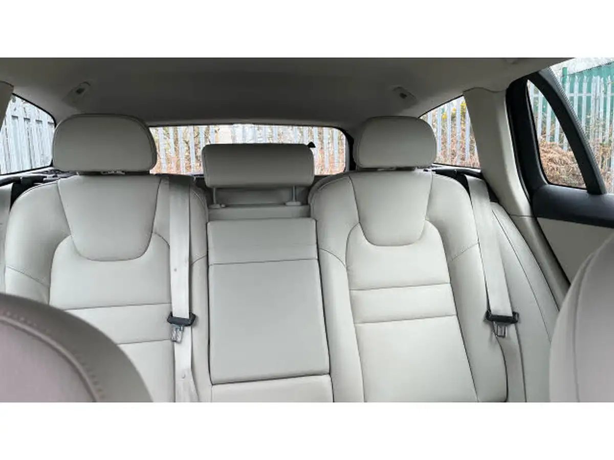 2018-volvo-v60-20td-d4-momentum-pro-geartronic-big-14