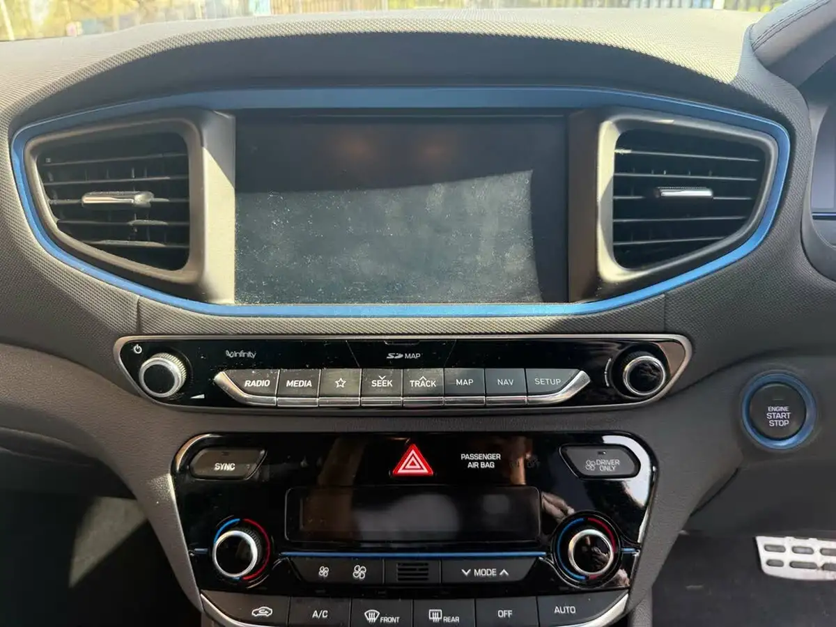 2018-hyundai-ioniq-16-gdi-premium-se-plug-in-hybrid-big-23