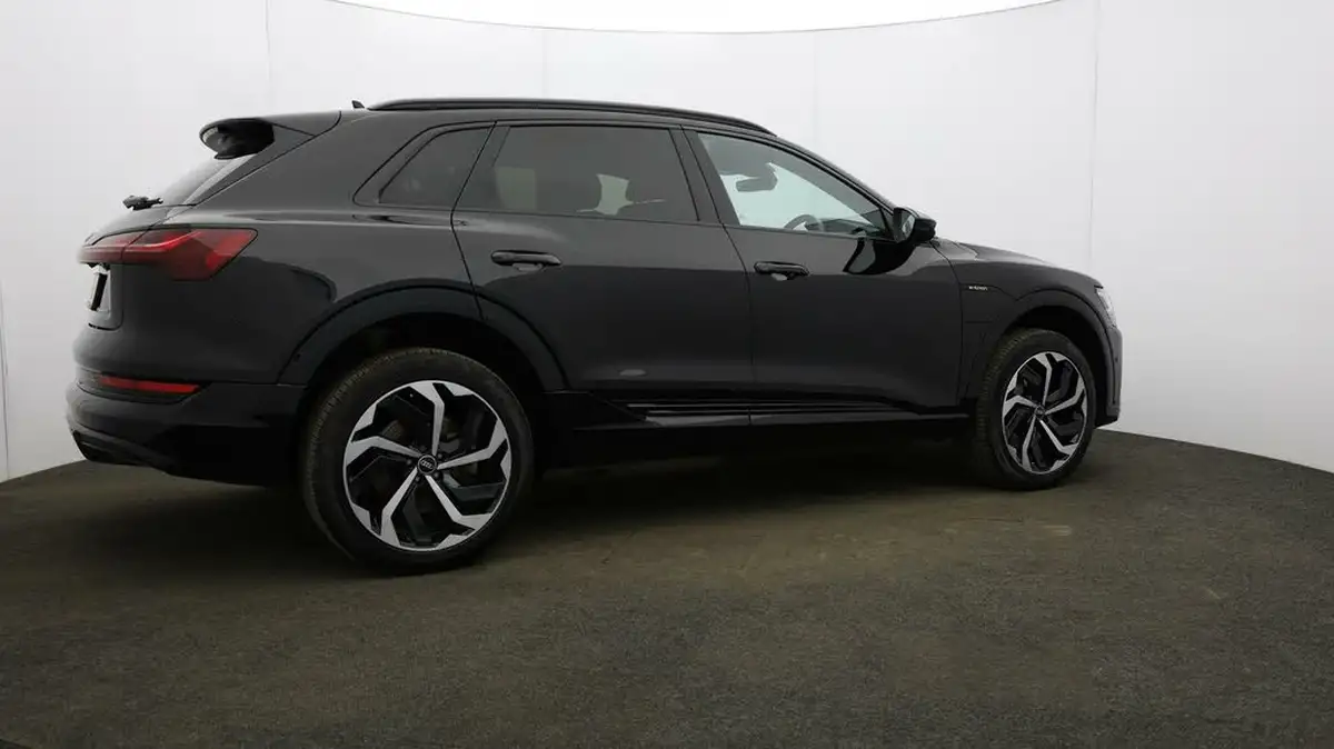 2021-audi-e-tron-50e-black-edition-station-wagon-big-38