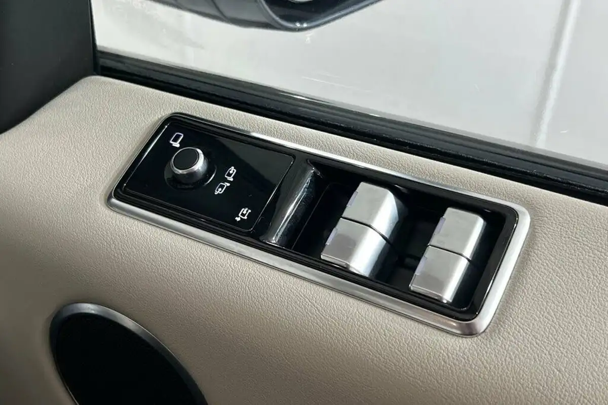 2021-land-rover-range-rover-sport-20-p400e-hse-silver-big-35