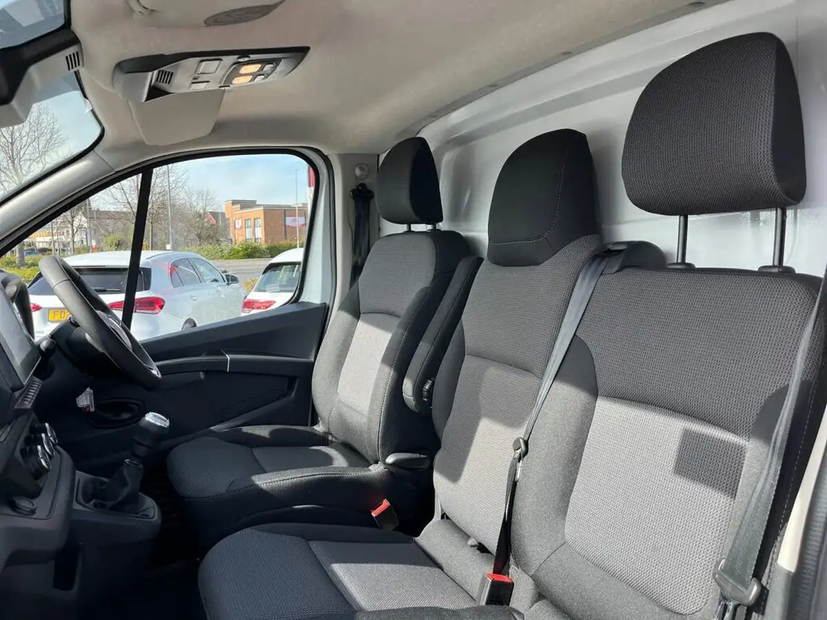 2024-renault-trafic-20dci-ll30-130-advance-panel-big-7