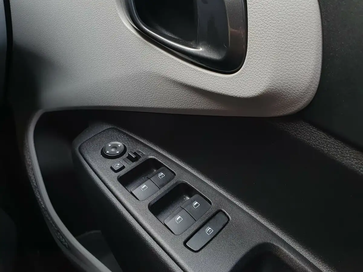 2023-hyundai-i10-10-premium-big-27