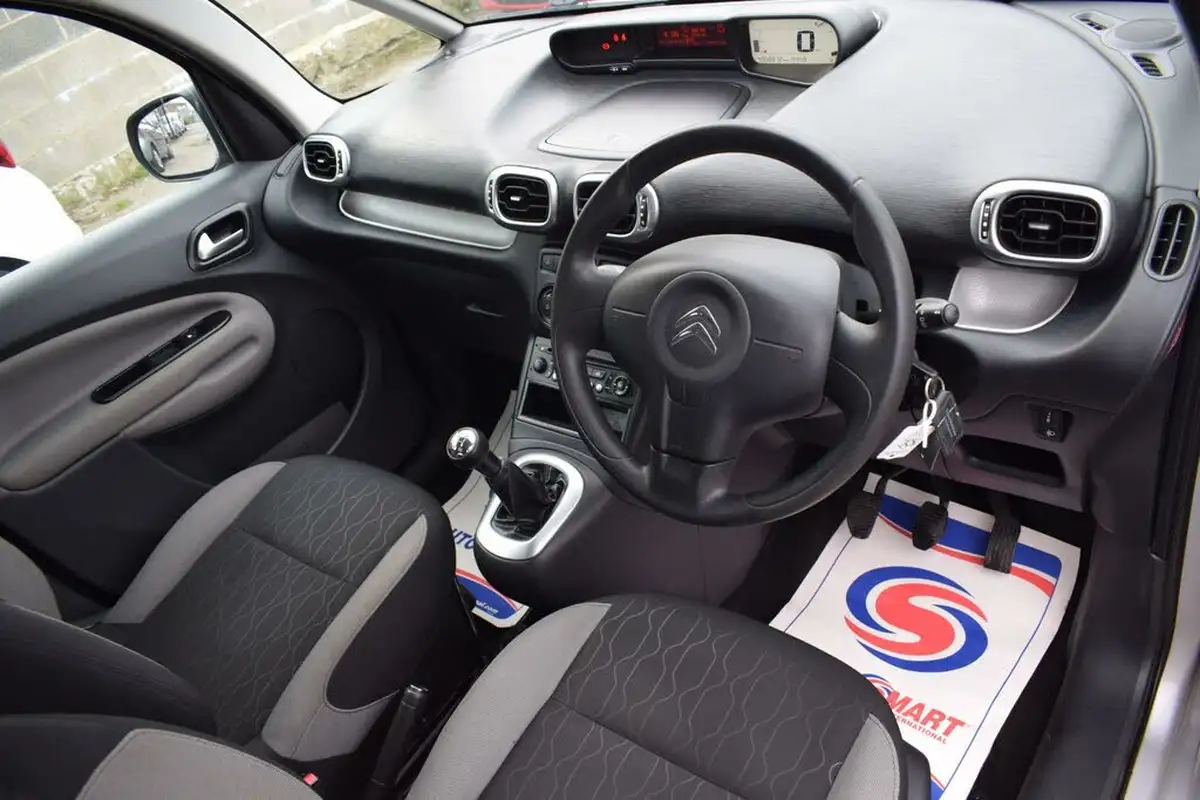 2015-citroen-c3-picasso-16td-vtr-big-6