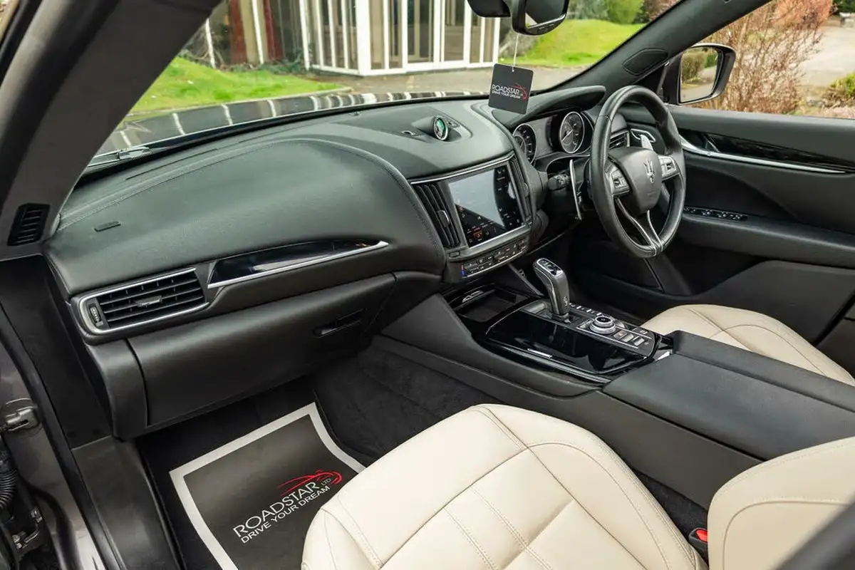 2021-maserati-levante-30-gransport-big-7