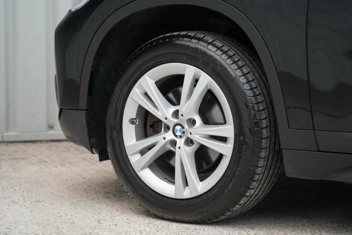 2017-bmw-x1-20td-sdrive18d-se-big-22