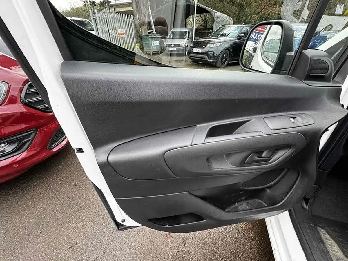 2019-peugeot-partner-16bluehdi-1000-grip-100ps-ss-big-17