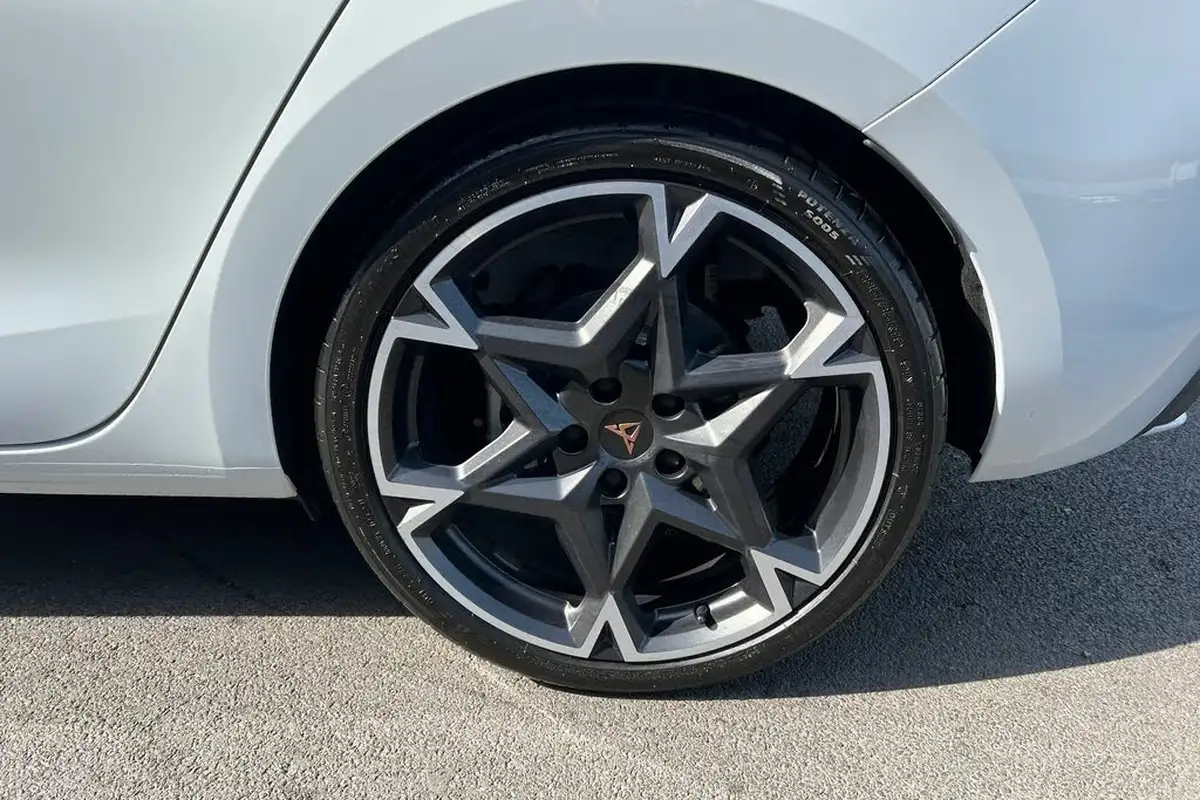 2025-cupra-leon-nf-15-e-hybrid-v2-hatchback-big-4