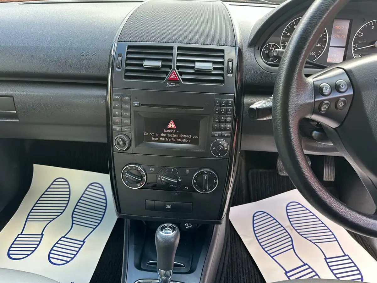 2010-mercedes-benz-a-class-15-a160-classic-se-5d-cvt-big-17