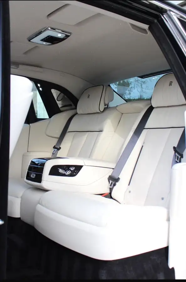 2020-rolls-royce-phantom-67-big-1