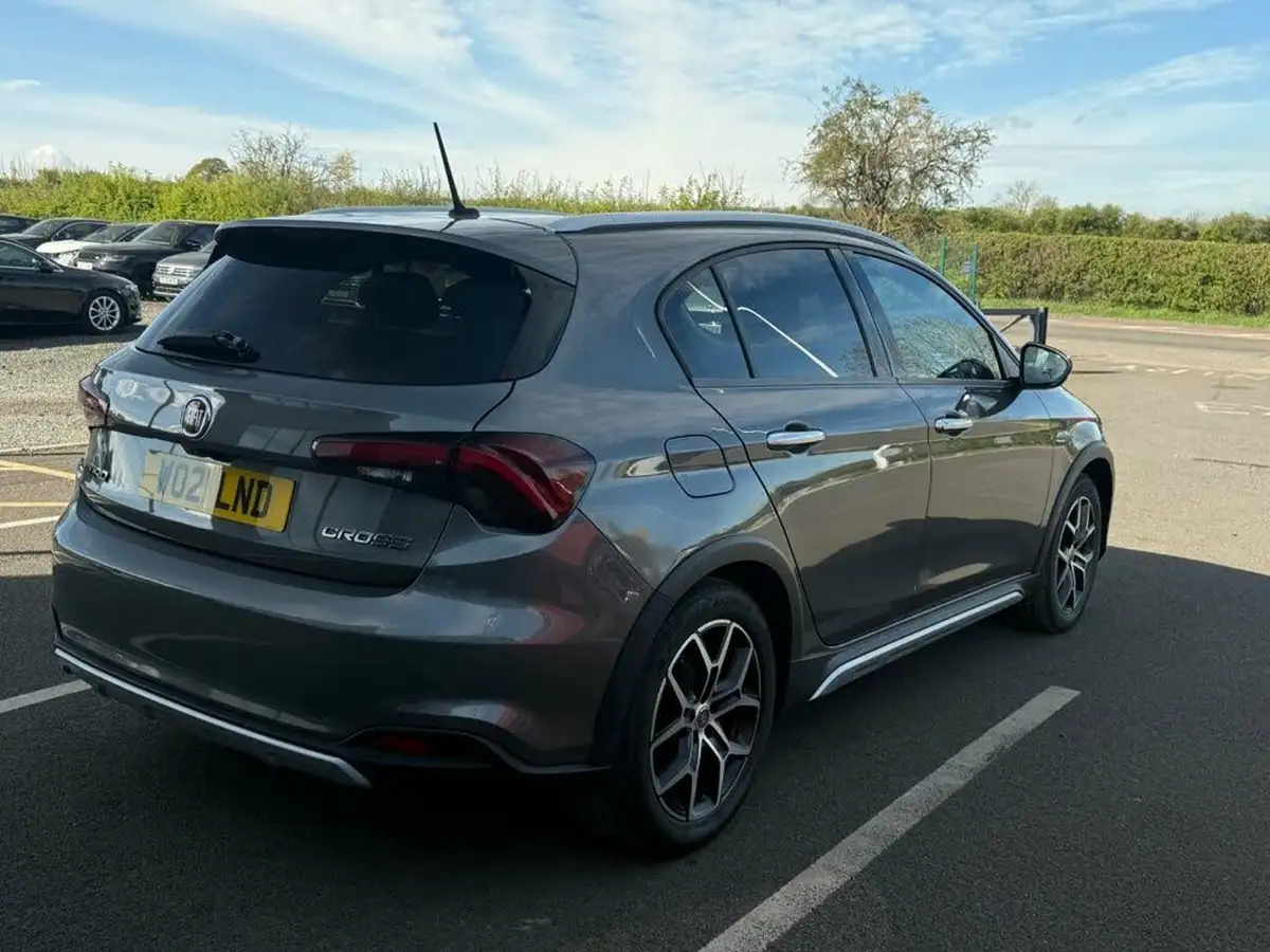 2021-fiat-tipo-10-cross-big-7