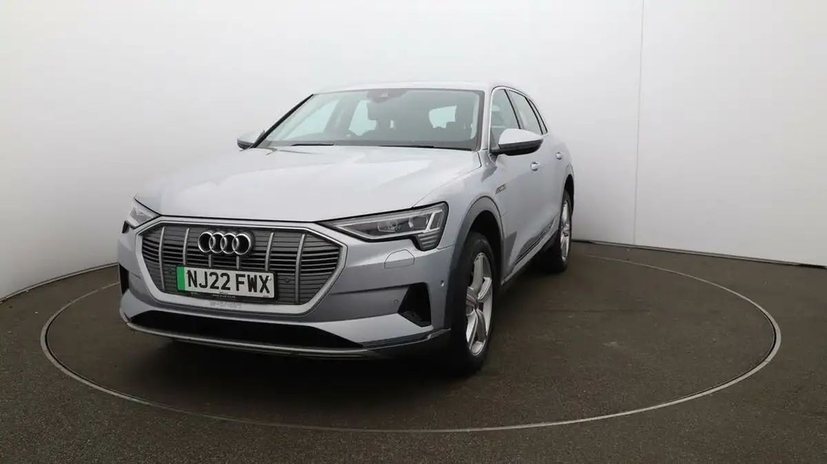 2022-audi-e-tron-55e-technik-station-wagon-big-29