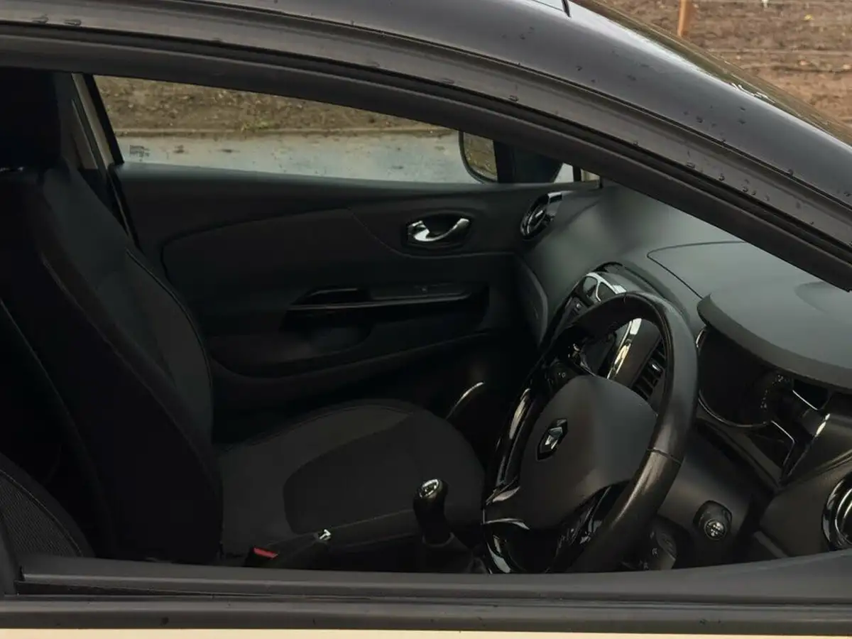 2014-renault-captur-15dci-dynamique-s-90bhp-energyss-big-20