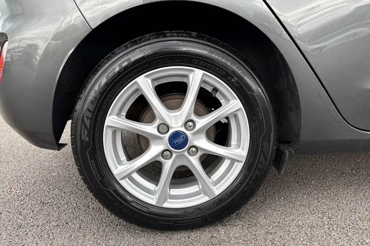 2019-ford-fiesta-10t-zetec-5d-big-10