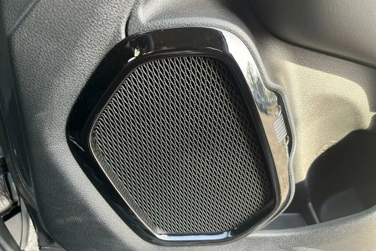 2022-jeep-renegade-10-gse-night-eagle-big-21