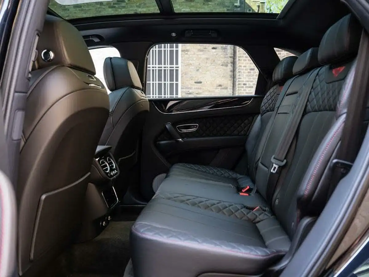 2019-bentley-bentayga-40-v8-big-29