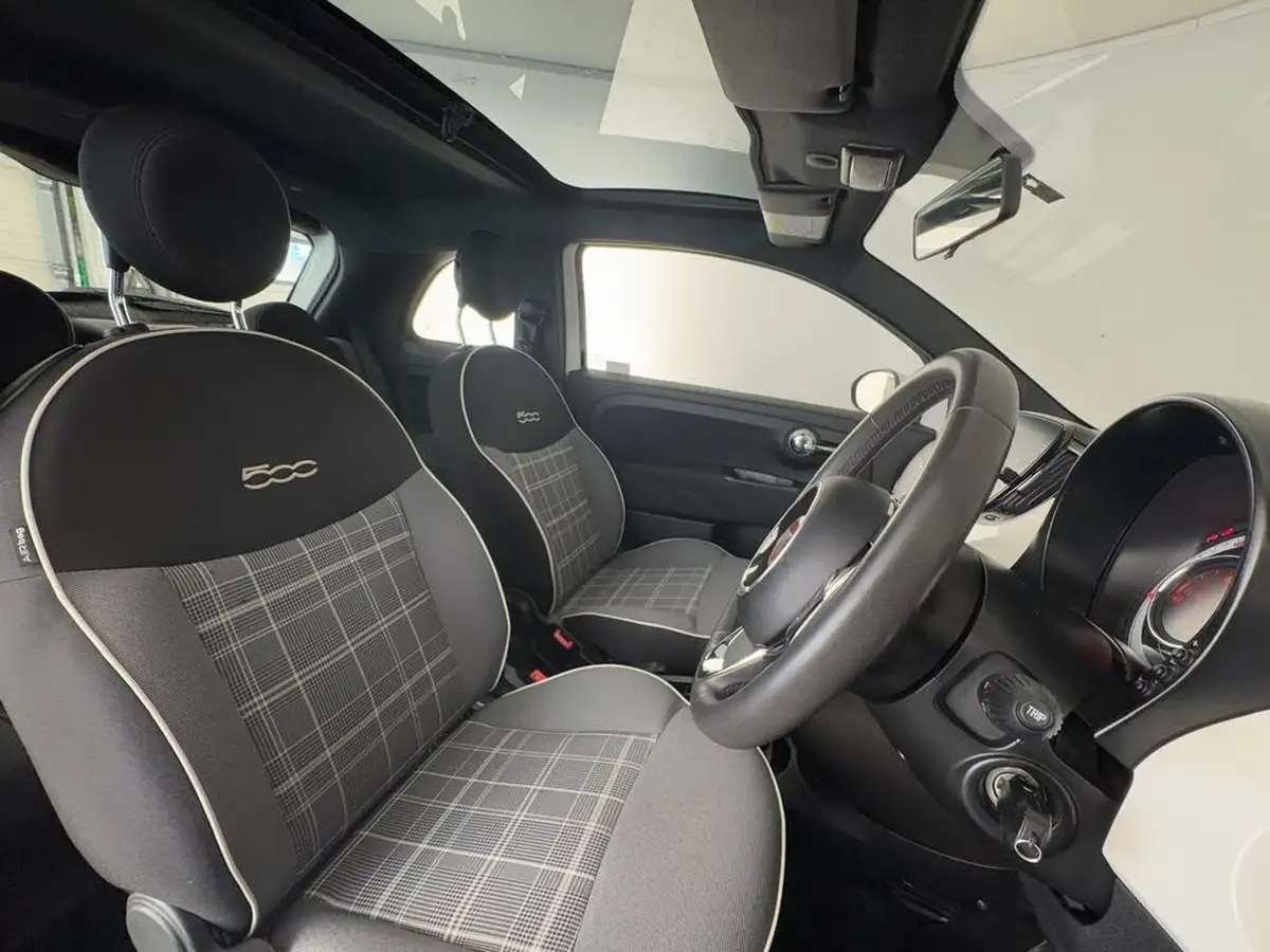 2021-fiat-500-10-lounge-big-17