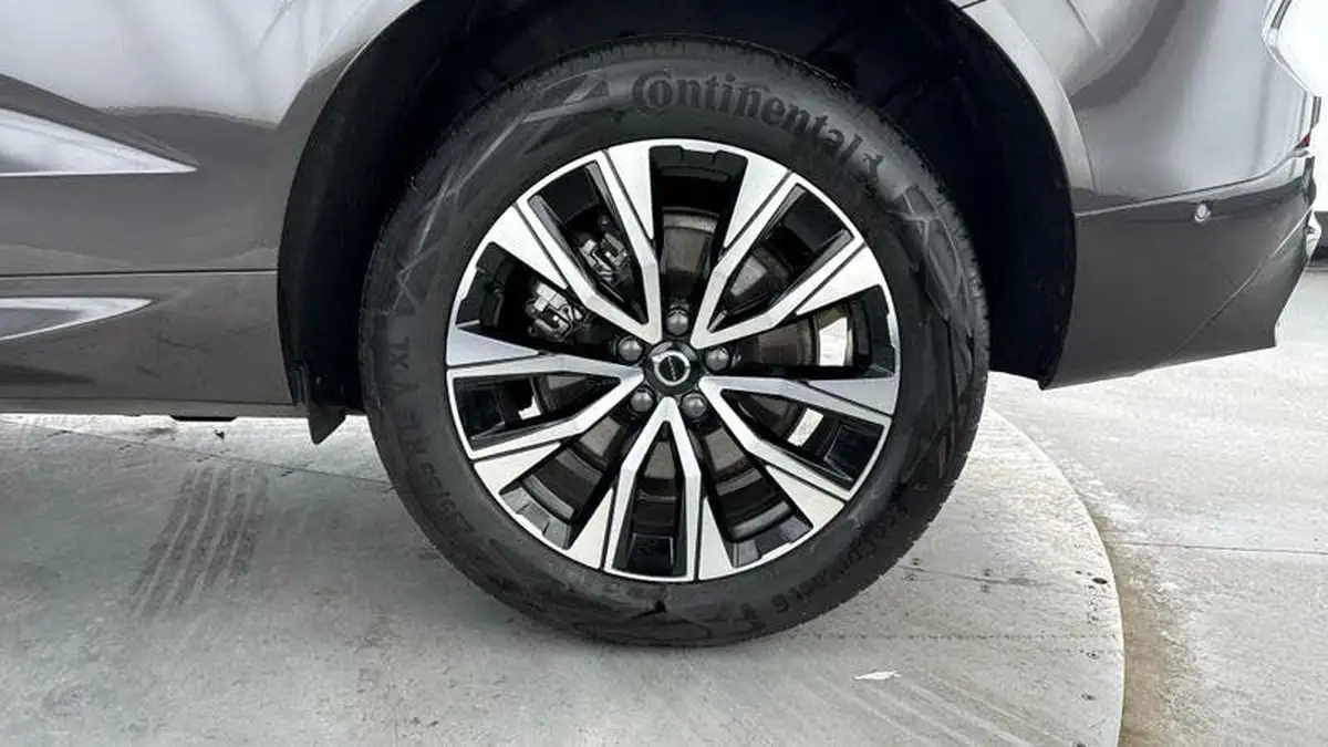 2024-volvo-xc60-20-b5-plus-big-33