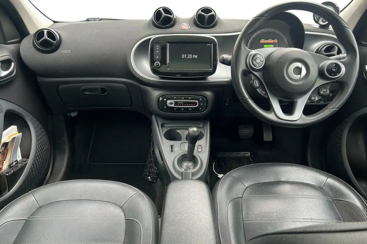 2018-smart-forfour-eq-prime-premium-plus-big-9
