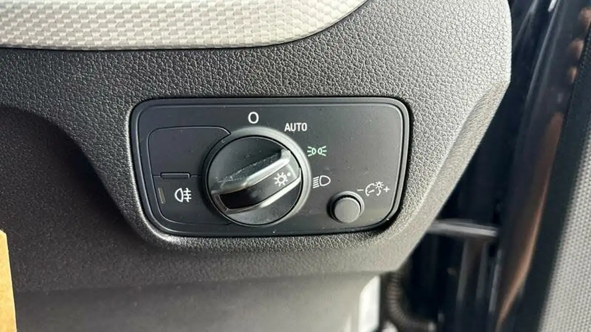 2022-audi-q2-10-30-tfsi-sport-big-19