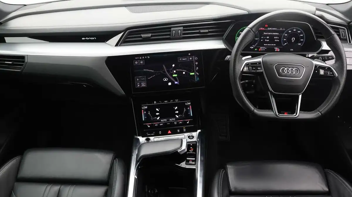 2022-audi-e-tron-55e-black-edition-station-wagon-big-12