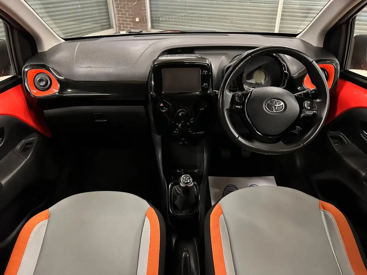 2014-toyota-aygo-10-vvt-i-x-cite-3d-big-9