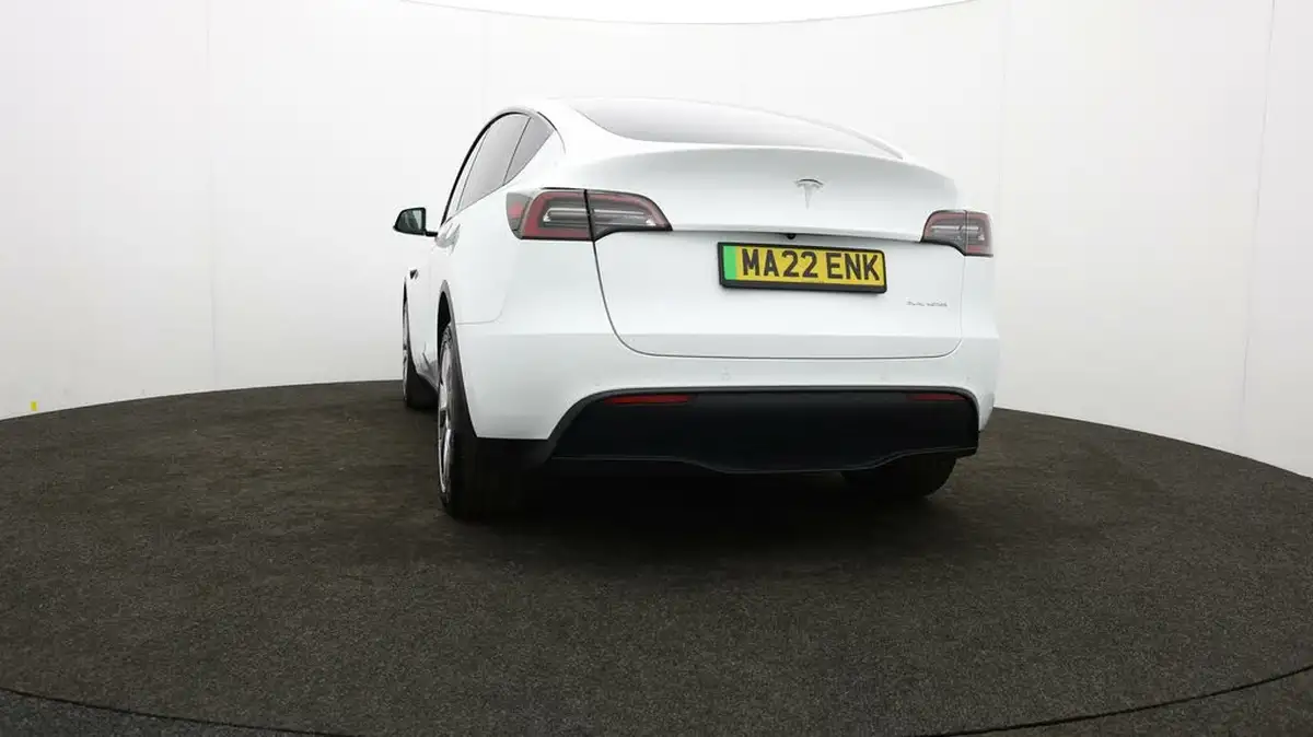 2022-tesla-model-y-e-long-range-big-73