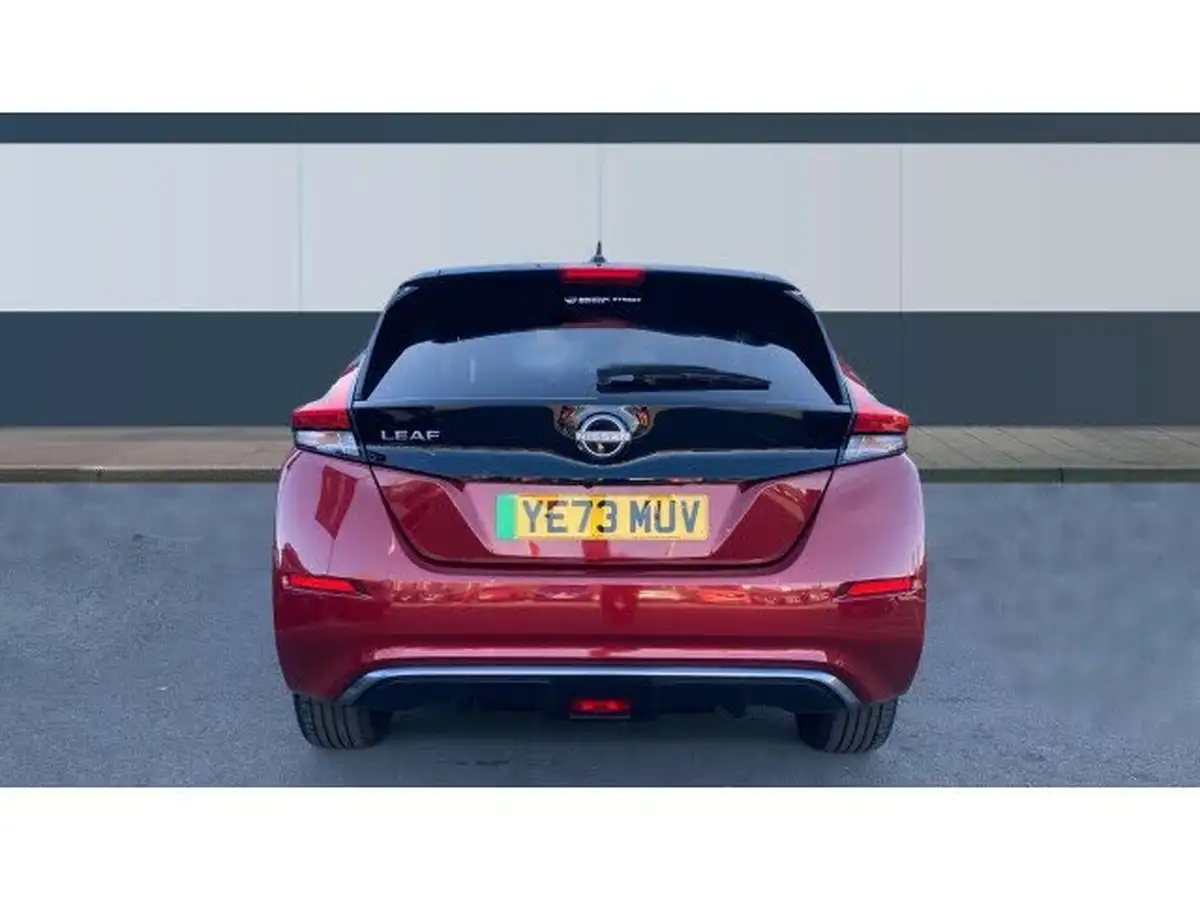 2023-nissan-leaf-e-tekna-39kwh-big-5