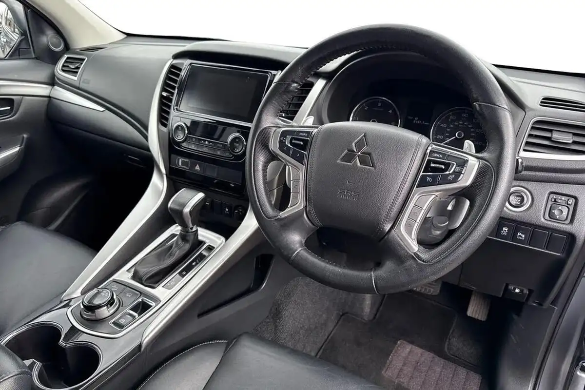 2021-mitsubishi-shogun-sport-24di-d-3-big-6