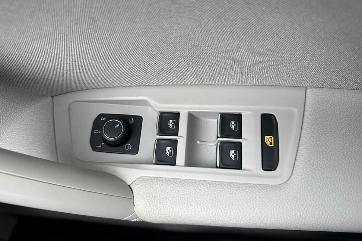 2022-volkswagen-tiguan-15-tsi-elegance-big-26