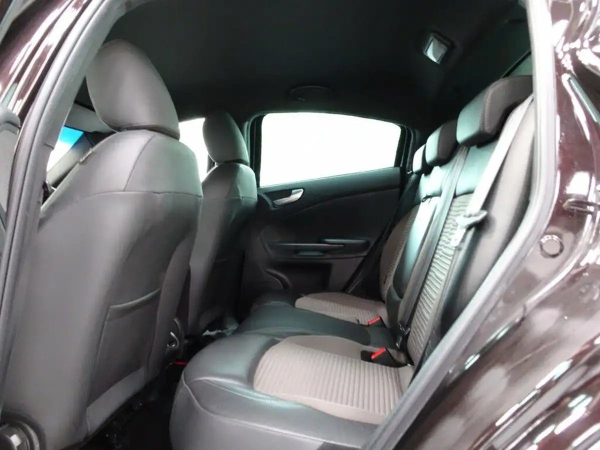 2014-alfa-romeo-giulietta-14-exclusive-alfa-tct-big-32