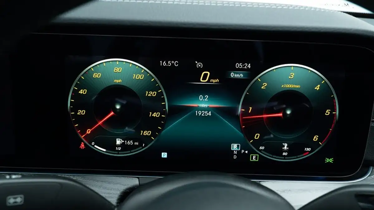 2021-mercedes-benz-e-class-20d-e220d-amg-line-night-edition-premium-plus-saloon-4d-big-29