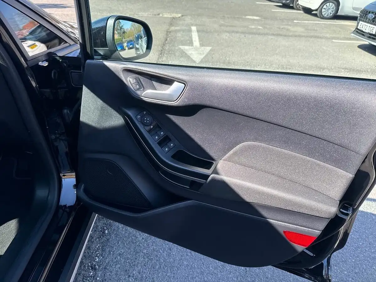 2023-ford-fiesta-10t-active-125ps-hybrid-mhev-big-34