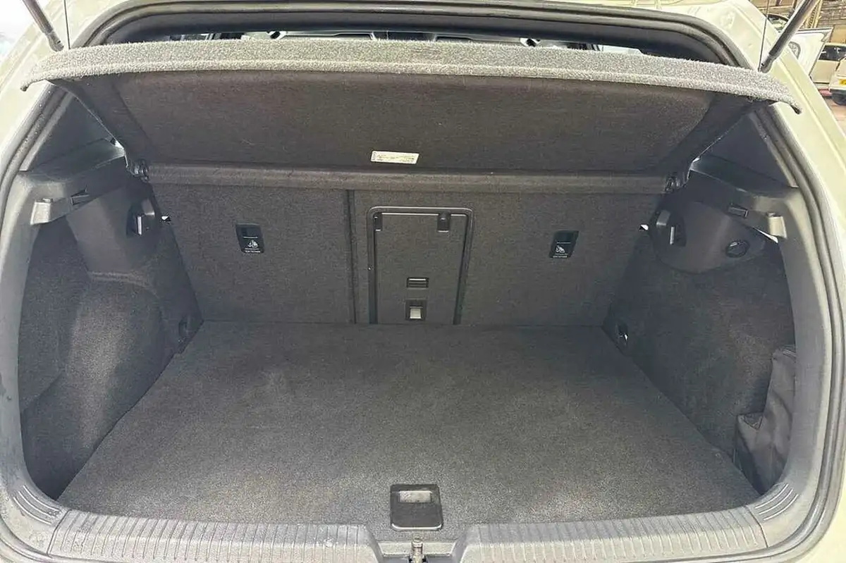 2021-volkswagen-golf-14-tsi-gte-big-10