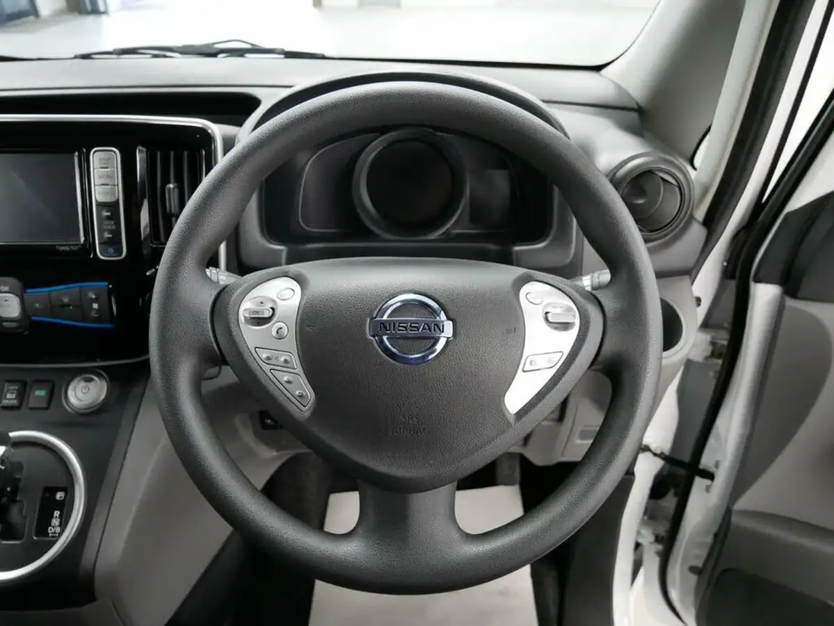 2021-nissan-env200-e-tekna-rapid-panel-van-big-30