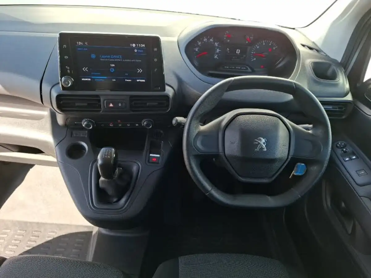 2021-peugeot-partner-15-bluehdi-1000-professional-100ps-eu6dt-panel-big-2