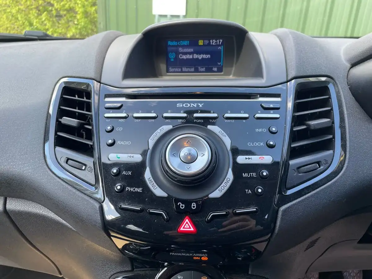 2016-ford-fiesta-10t-titanium-125ps-ecoboost-ss-5d-big-20