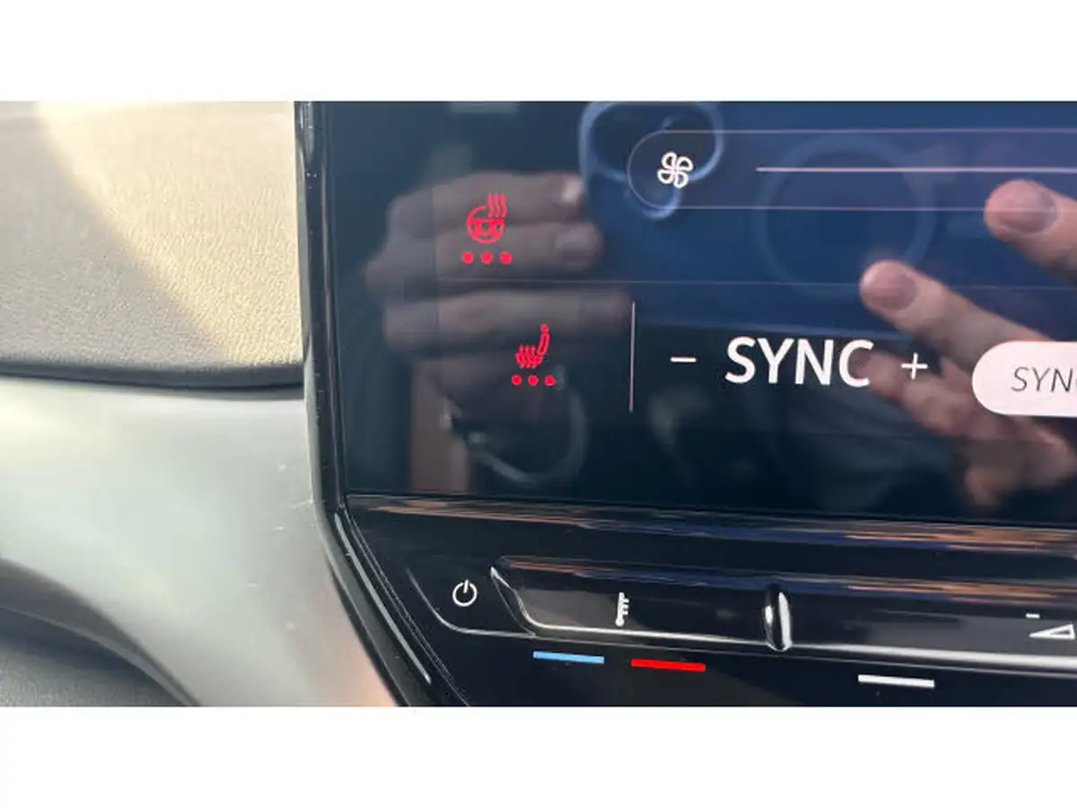 2021-volkswagen-id4-e-first-edition-big-32